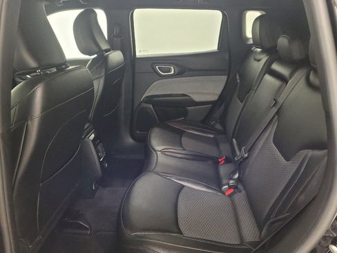 Used 2024 Jeep Compass Latitude AWD/4WD image 18