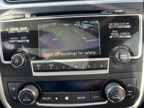 Used 2017 Nissan Altima 2.5 SV FWD image 12