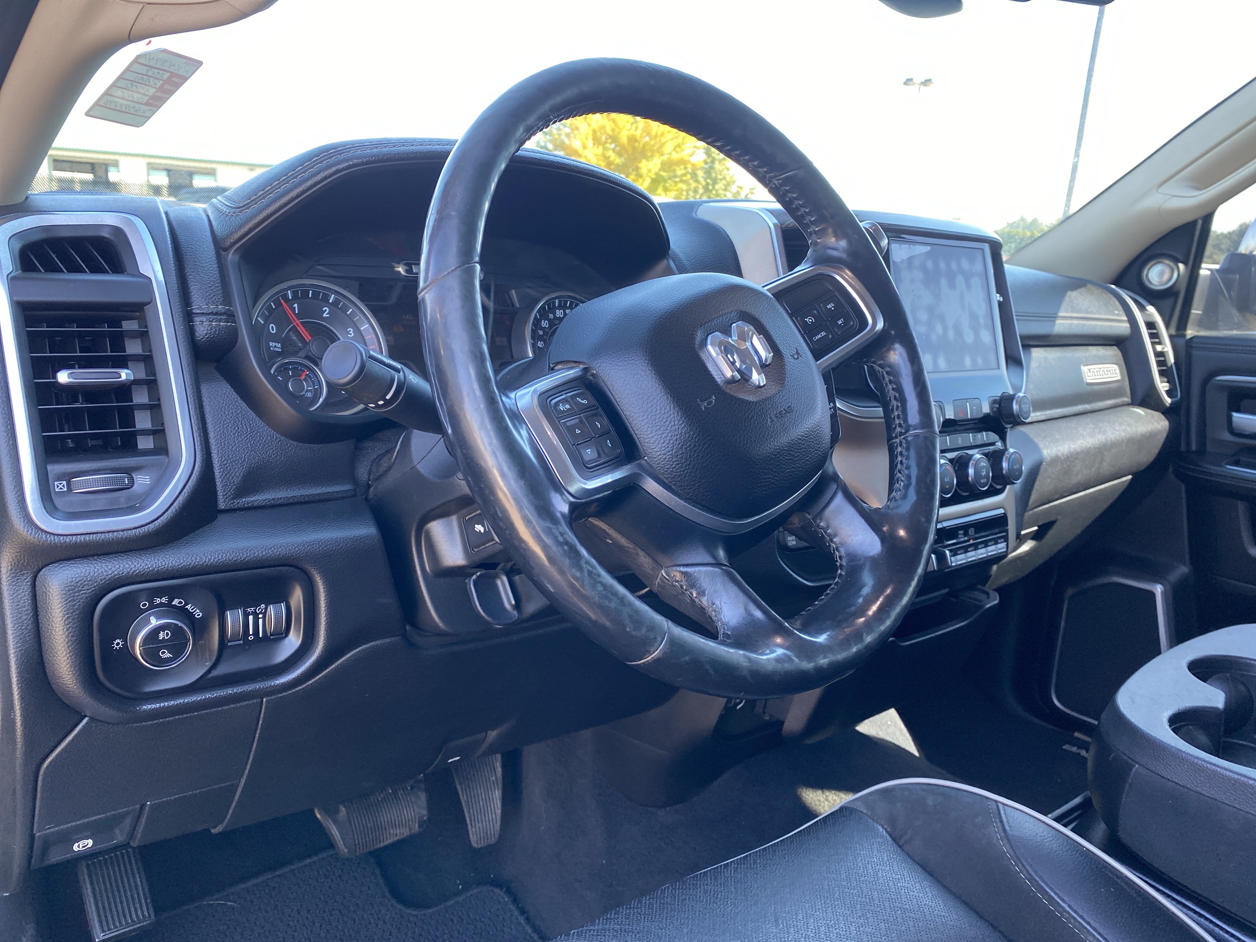 Used 2019 RAM 3500 Laramie AWD/4WD image 11