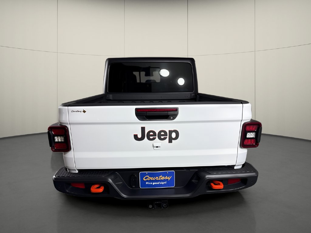 Used 2025 Jeep Gladiator Mojave w/ Safety Group AWD/4WD image 7