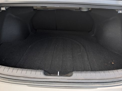 Certified 2024 Hyundai Elantra Limited FWD image 16