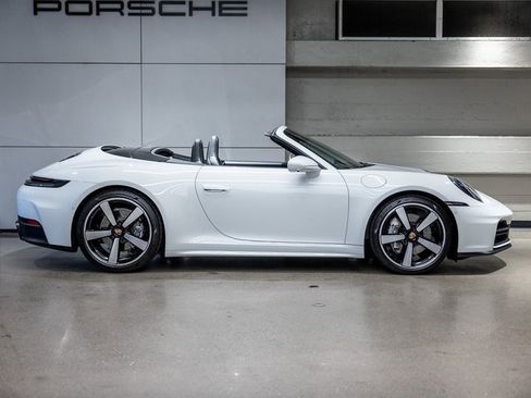 Used 2025 Porsche 911 Carrera image 12