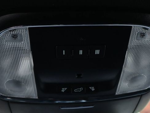 Used 2019 Jeep Grand Cherokee Altitude image 29