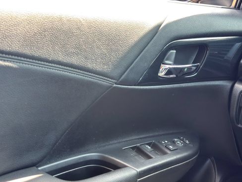 Used 2013 Honda Accord Sport image 11
