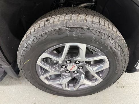 New 2026 GMC Sierra 1500 SLT w/ SLT Premium Plus Package AWD/4WD image 4