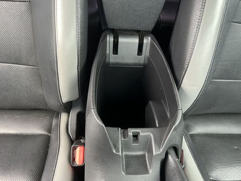 Used 2016 Hyundai Veloster Turbo FWD image 24