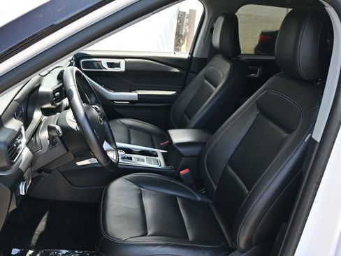 Used 2021 Ford Explorer XLT w/ Equipment Group 202A image 14