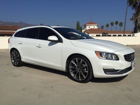 Used 2015 Volvo V60 T5 Premier w/ 19" Sport Package FWD image 7