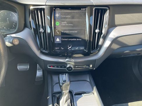 Used 2019 Volvo XC60 T5 R-Design AWD/4WD image 18