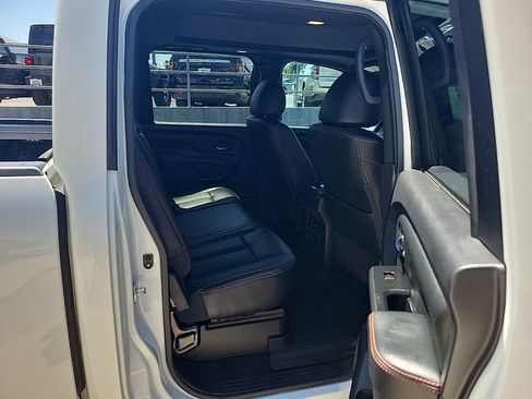 Used 2024 Nissan Titan PRO-4X w/ Pro-4x Convenience Package AWD/4WD image 15