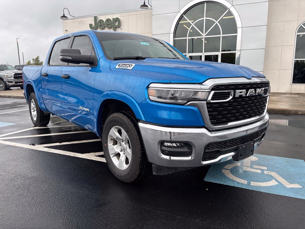Used 2025 RAM 1500 Big Horn AWD/4WD image 3