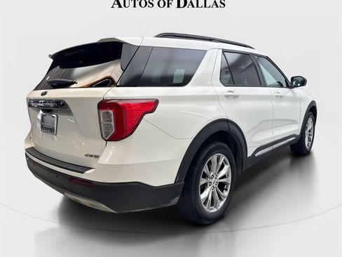 Used 2022 Ford Explorer XLT w/ Equipment Group 202A AWD/4WD image 6