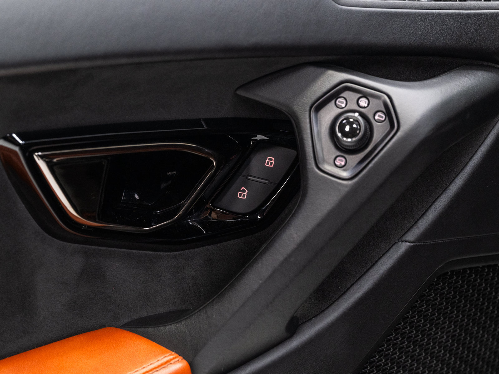 Used 2018 Lamborghini Huracan LP 610-4 AWD/4WD image 39