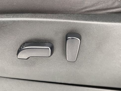 Used 2023 Nissan Frontier SV w/ Technology Package image 13