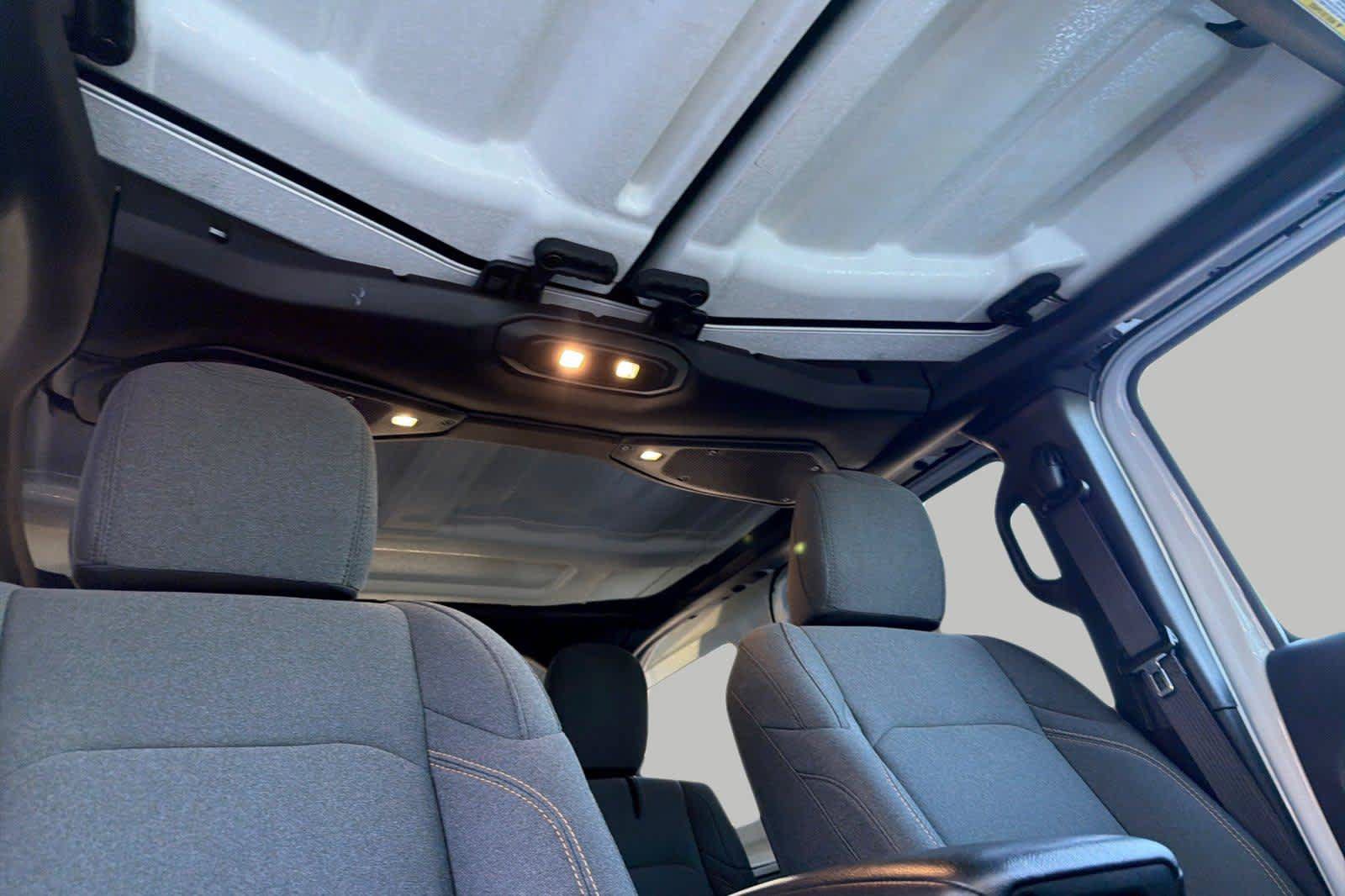 Used 2024 Jeep Wrangler Unlimited AWD/4WD image 19