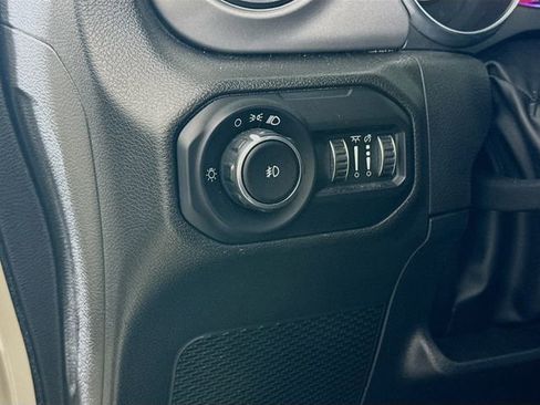 Used 2022 Jeep Wrangler Unlimited Sport image 10