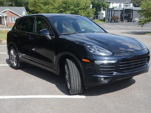 Used 2016 Porsche Cayenne AWD/4WD image 6