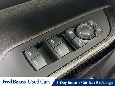 Used 2023 GMC Acadia SLT w/ Technology Package AWD/4WD image 25
