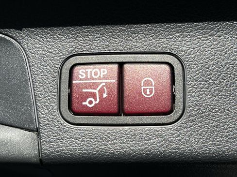 Certified 2023 Mercedes-Benz GLS 450 4MATIC image 26