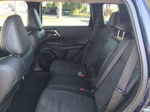 Used 2023 Mitsubishi Outlander SE image 14