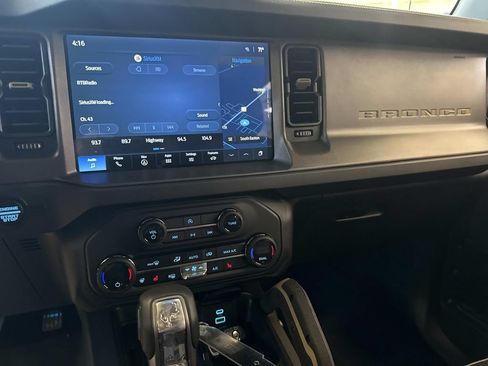 New 2025 Ford Bronco Badlands w/ Sasquatch Package AWD/4WD image 41