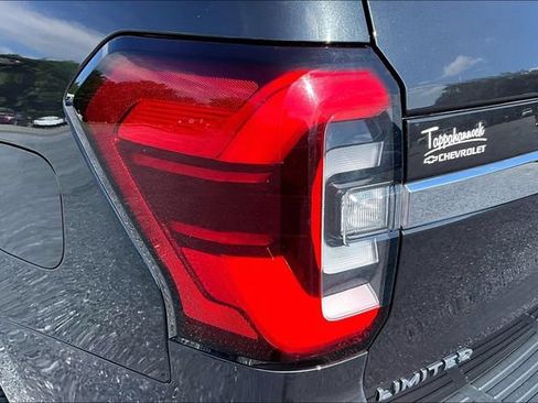 Used 2024 Ford Expedition Limited AWD/4WD image 23