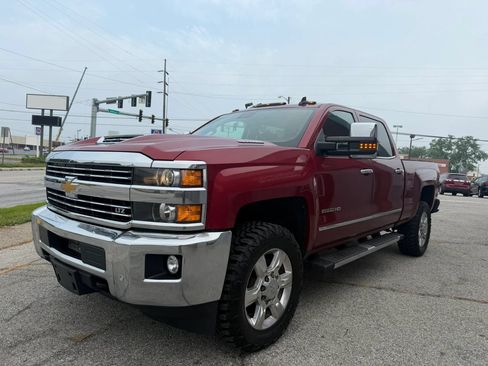 Used 2019 Chevrolet Silverado 2500 LTZ w/ Duramax Plus Package AWD/4WD image 4