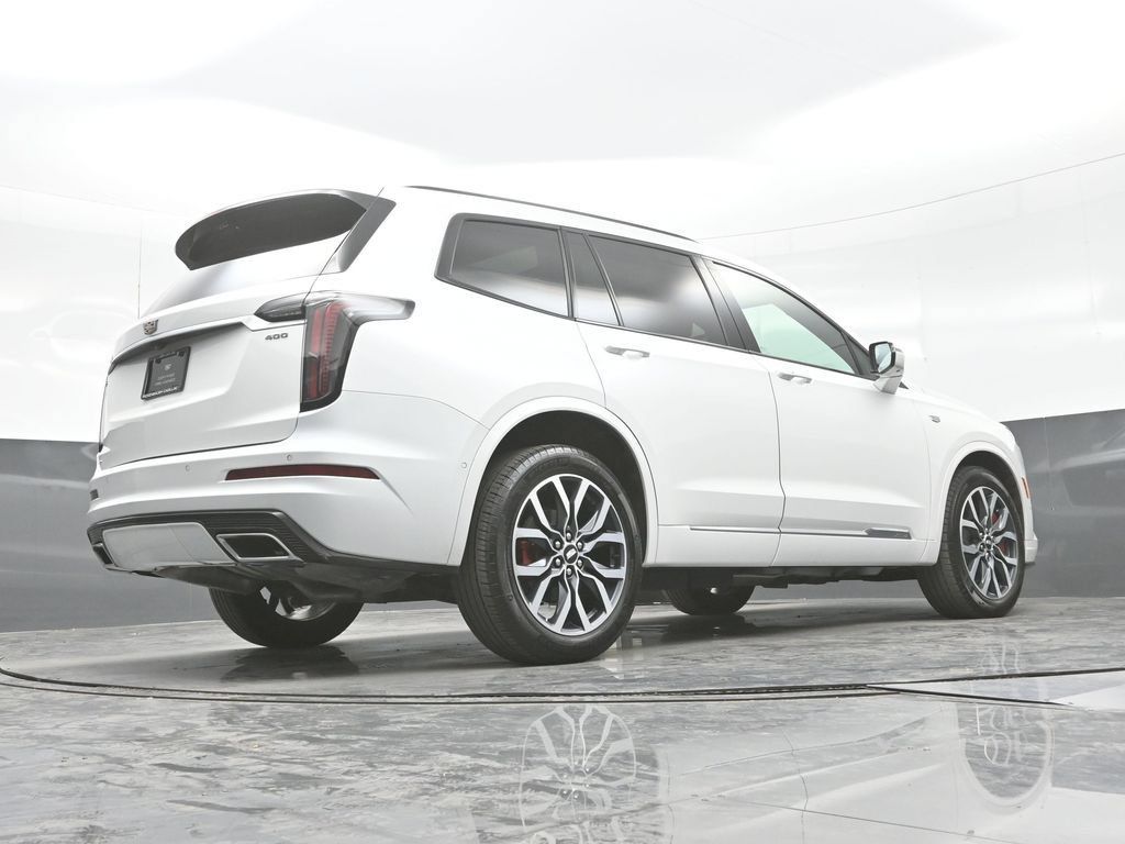 Used 2025 Cadillac XT6 Sport w/ Platinum Package AWD/4WD image 29