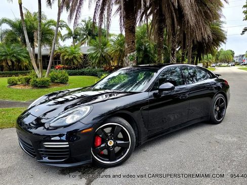 Used 2016 Porsche Panamera GTS image 16