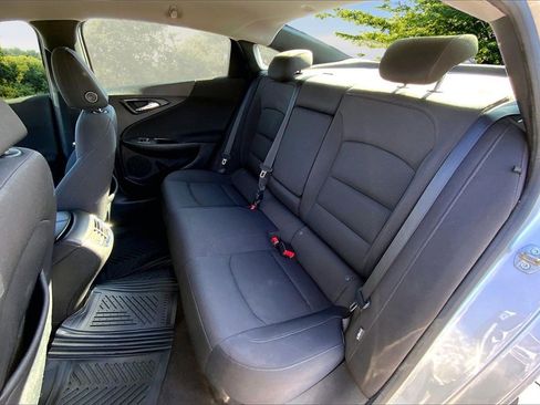 Used 2017 Chevrolet Malibu LT image 22