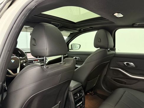 Used 2020 BMW 330i Sedan w/ Convenience Package image 31