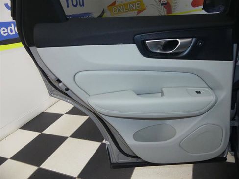 Used 2024 Volvo XC60 T8 Ultimate image 24