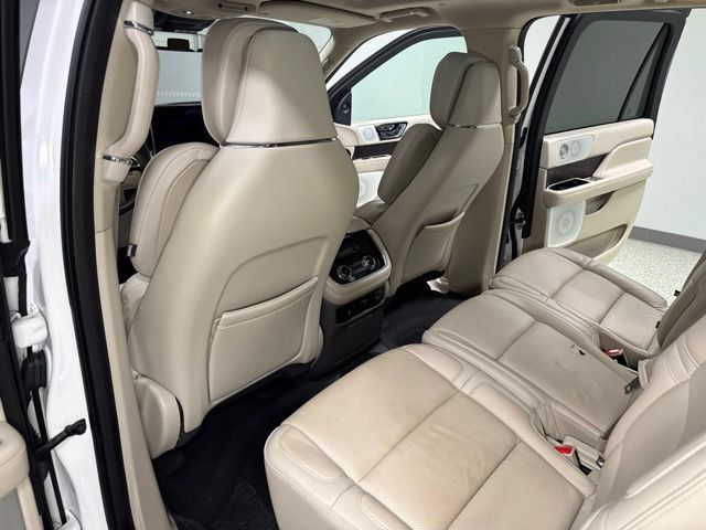 Used 2019 Lincoln Navigator L Reserve AWD/4WD image 26