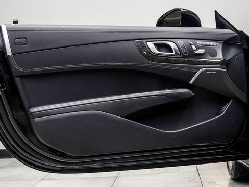 Used 2014 Mercedes-Benz SL 550 image 34