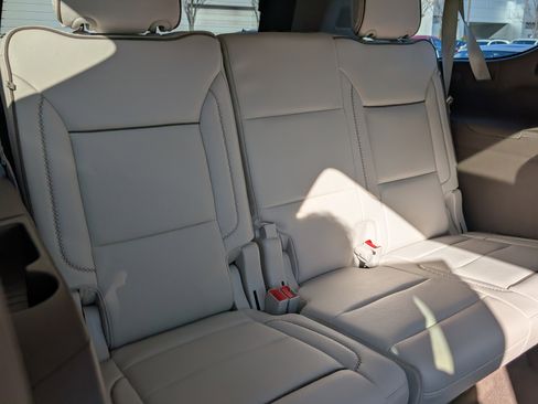 Used 2023 GMC Yukon XL Denali w/ Denali Reserve Package image 13