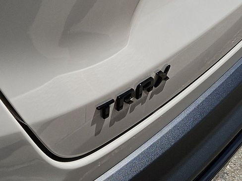 Used 2026 Chevrolet Trax RS FWD image 31