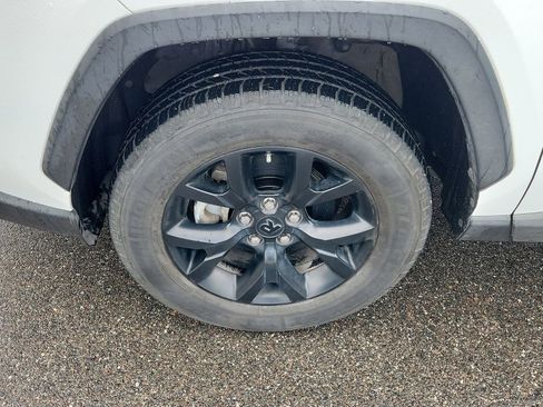 Used 2021 Toyota RAV4 LE FWD image 37