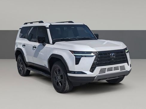 Used 2024 Lexus GX 550 image 2