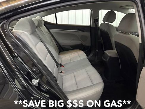 Used 2018 Hyundai Elantra SE FWD image 11