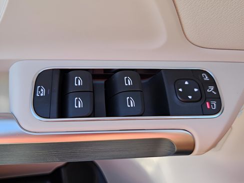 New 2026 Mercedes-Benz GLB 250 image 33