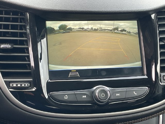 Used 2019 Chevrolet Trax LT w/ LT Convenience Package FWD image 18