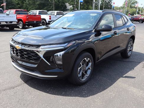 New 2026 Chevrolet Trax LT w/ LT Convenience Package FWD image 23