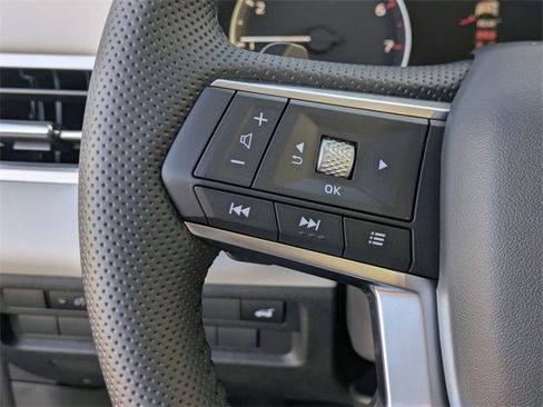 New 2025 Mitsubishi Outlander SE image 17