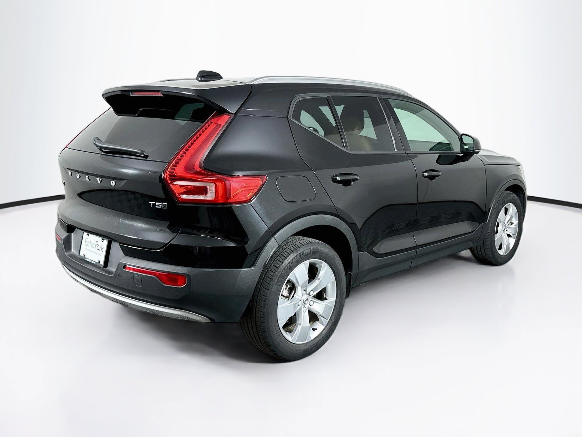 Used 2020 Volvo XC40 T5 Momentum AWD/4WD image 9