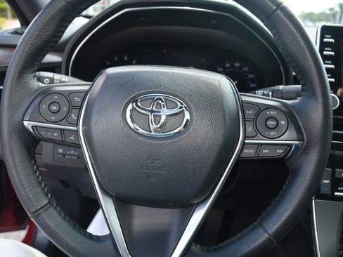 Used 2019 Toyota Avalon XLE w/ Moonroof Package FWD image 13