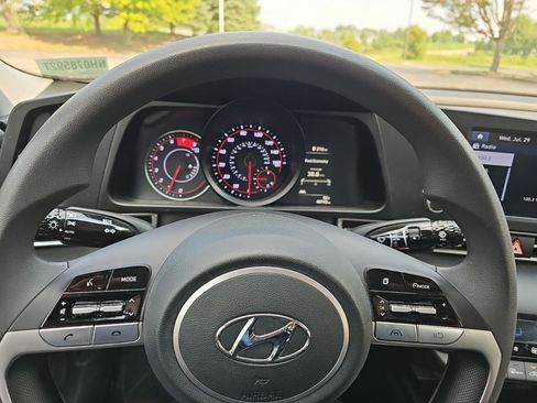 Used 2022 Hyundai Elantra SEL w/ Cargo Package FWD image 21
