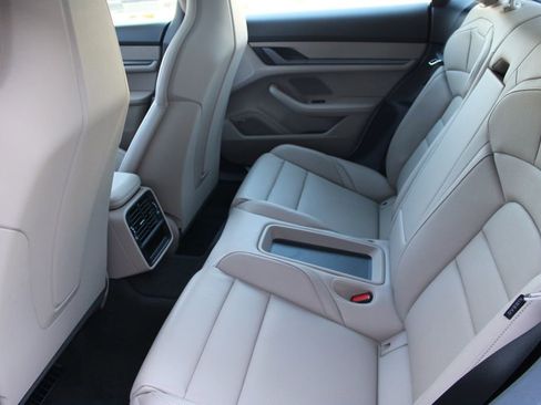 Used 2025 Porsche Taycan 4S AWD/4WD image 31