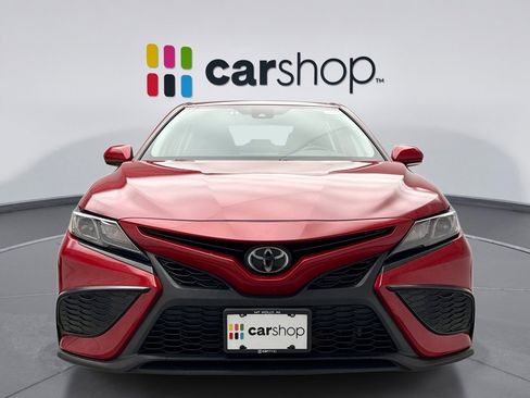 Used 2024 Toyota Camry SE image 8