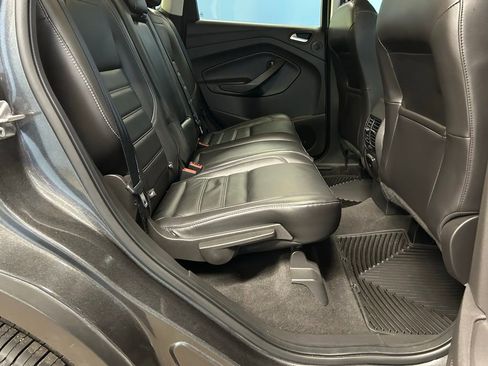 Used 2019 Ford Escape Titanium image 43