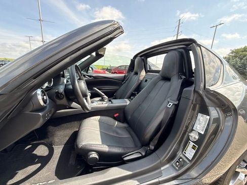 Used 2017 MAZDA MX-5 Miata RF Grand Touring RWD image 15